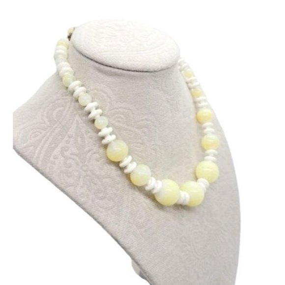 Stunning Vintage Miriam Haskell 1950 Vaseline Glass Yellow Necklace Signed Rare - Picture 3 of 10